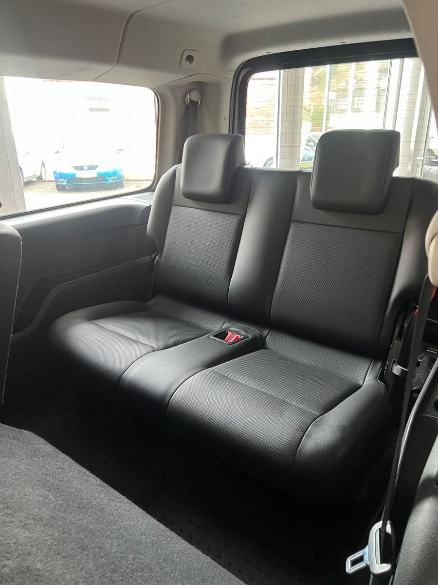 Fahrzeugabbildung Volkswagen Caddy PKW Maxi *MOTOR BEI VW NEU 100.000KM*