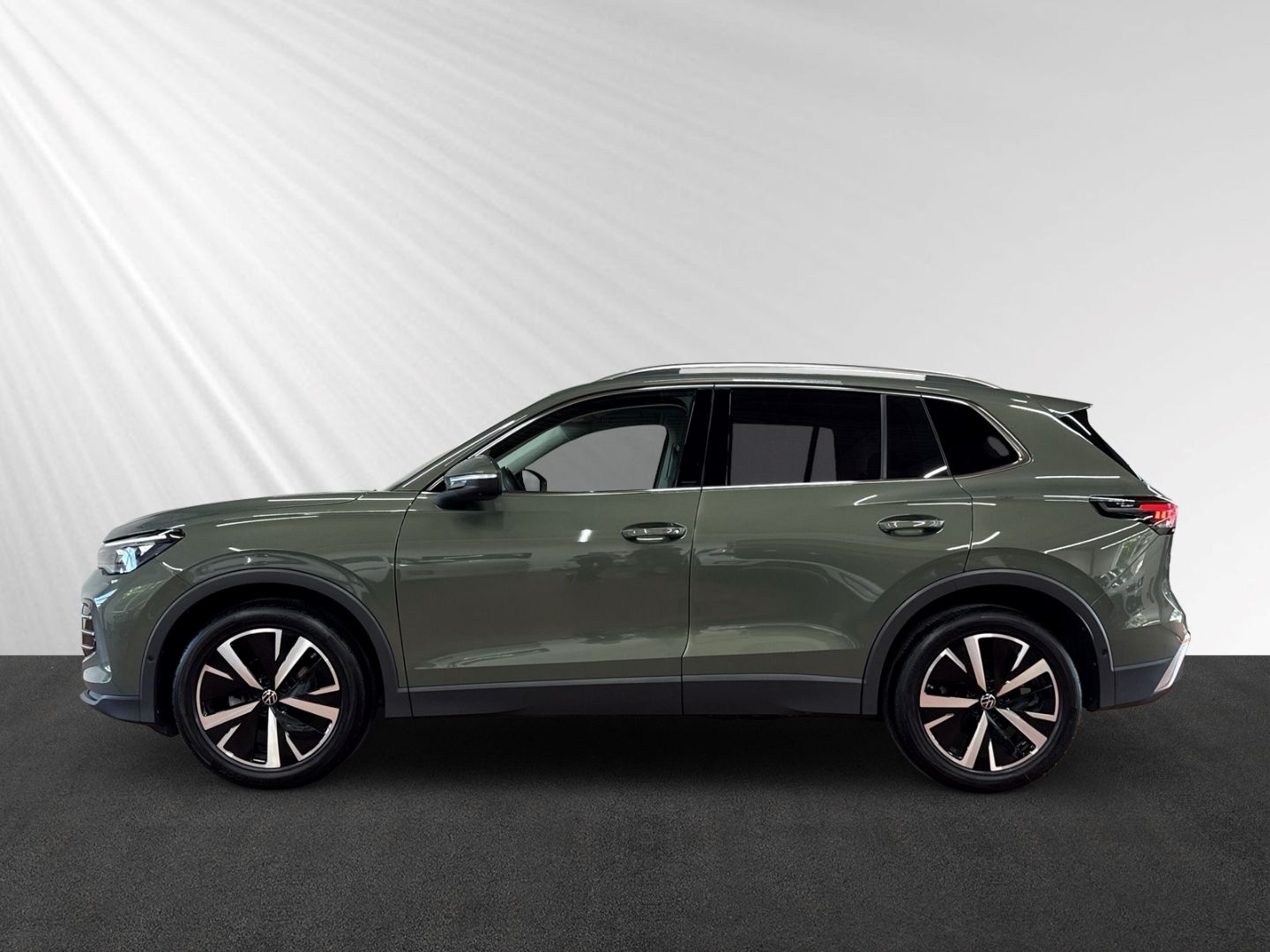 Volkswagen Tiguan 1.5 eTSI Elegance DSG 360° AHK DCC Navi foto 2