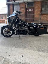 Harley-Davidson Street Glide Special - MOTORRAD VON 81 BIS 125 CCM