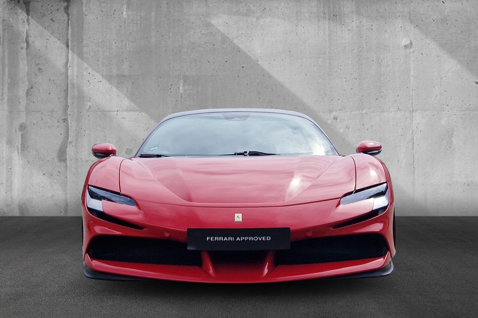Fahrzeugabbildung Ferrari SF90*Carbon*Lift*dt.Fahrzeug*JBL*Racingsitze*