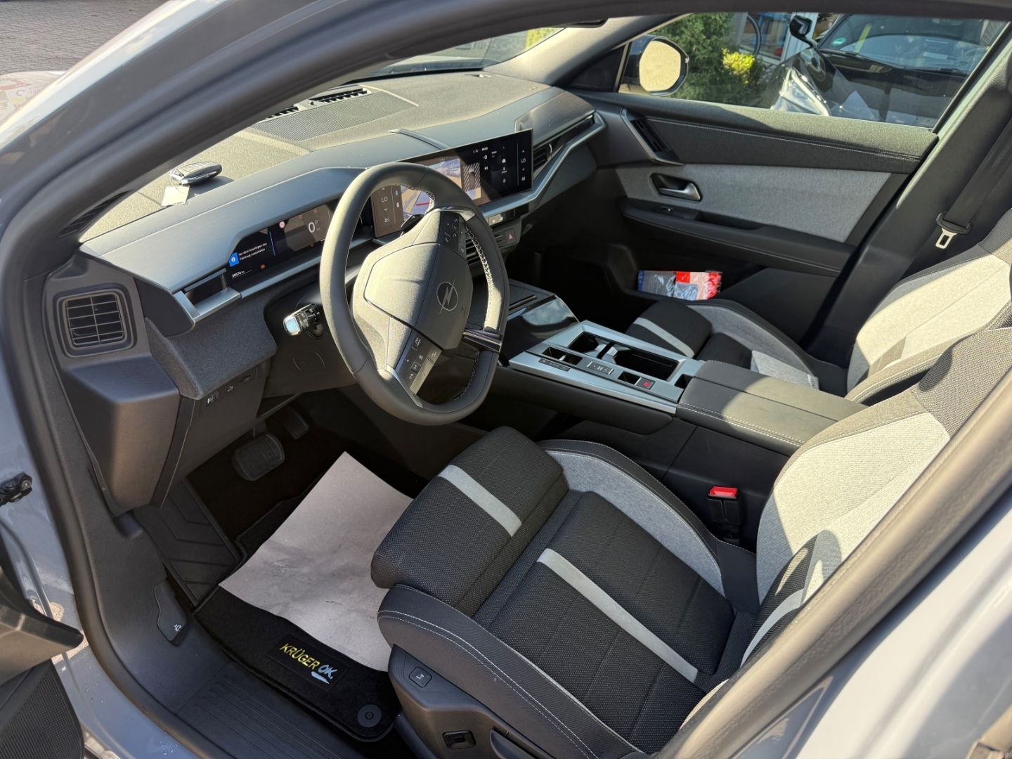 Fahrzeugabbildung Opel Grandland 1.2 Edition SHZ+LHZ+Kamera+Allwetter