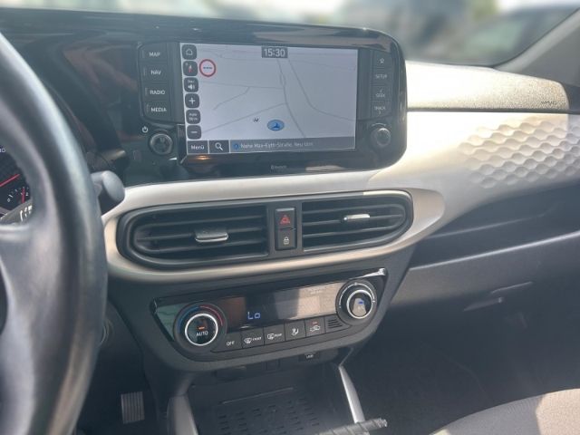 Fahrzeugabbildung Hyundai i10 Style Navi Apple CarPlay Android Auto DAB SH