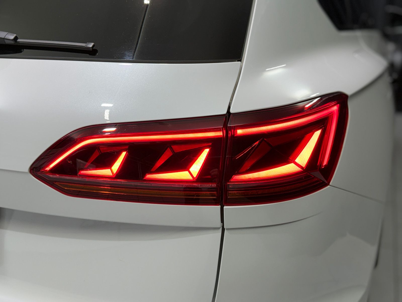 Fahrzeugabbildung Volkswagen Touareg R-Line 4Motion|PANO|NIGHT|LAST EDITION|