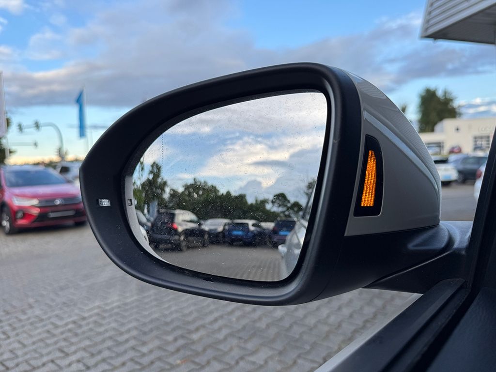 T-Roc 1.5 TSI DSG R-LINE *AHK*NAVI*KEYLESS*