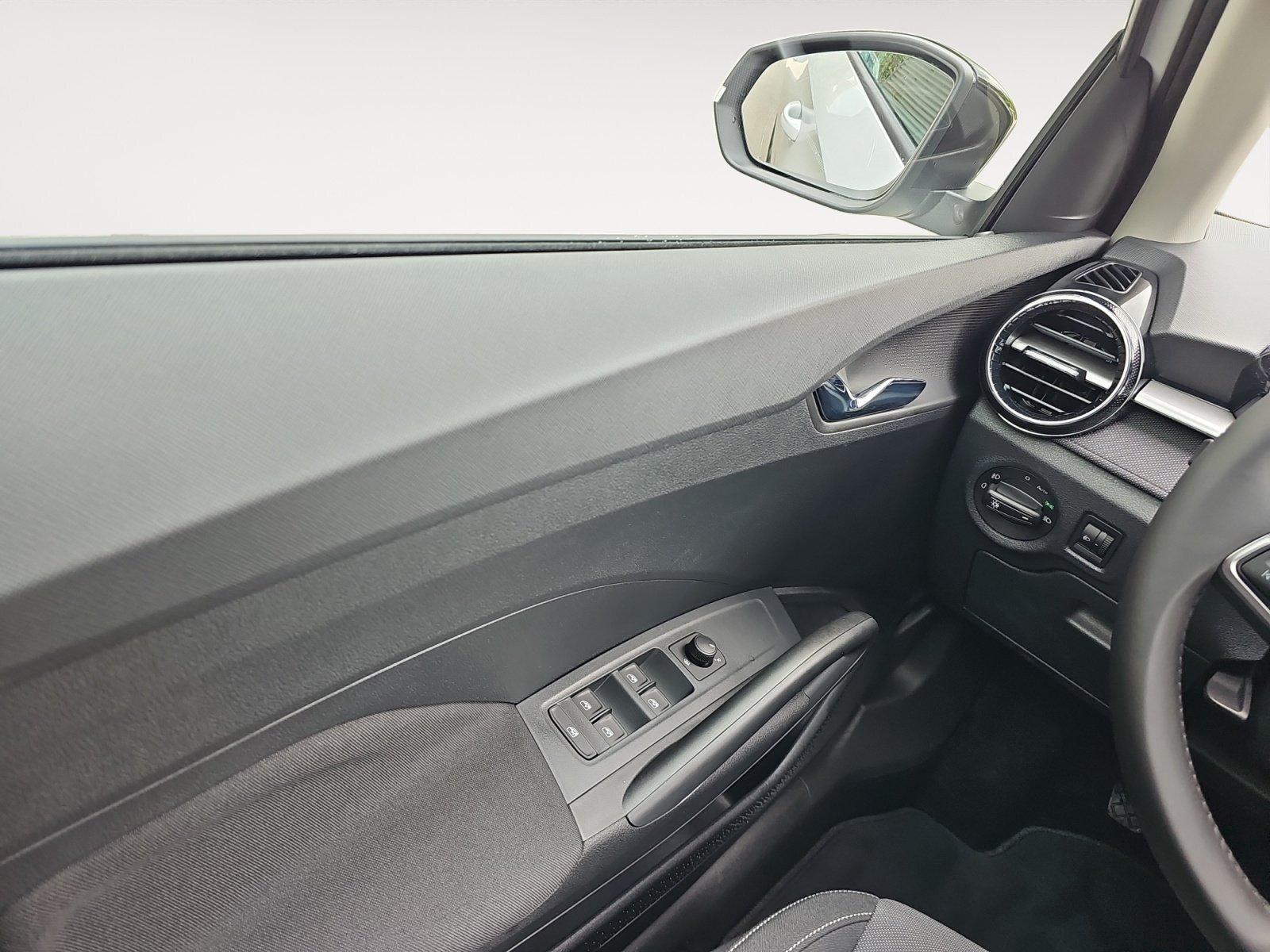 Skoda Fabia 1.0 TSI Selection KlimaA LED LM SHZ