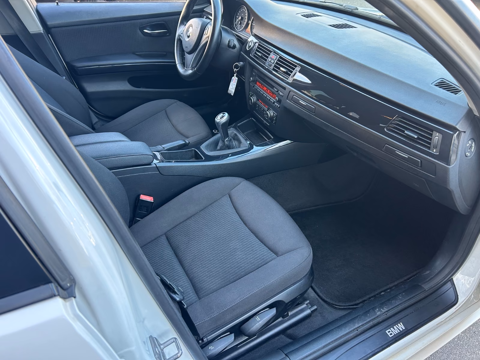BMW 316 2012 — photo 17