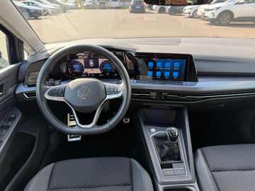 Volkswagen Golf VIII Var. Active+AHK+LED+SHZ+LHzg+Navi+Kame