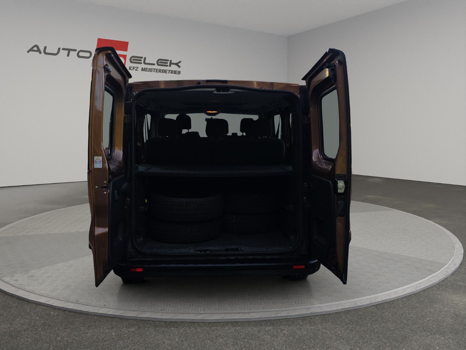 Fahrzeugabbildung Opel Vivaro B Kasten/Kombi Combi L1H1 2,7t 9-SITZER