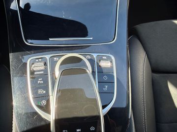 Mercedes-Benz E 220 T AMG+Night+Widescreen+Multib.+Kamera+LED