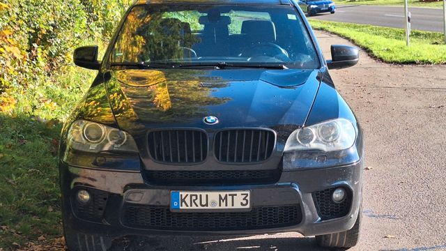 BMW X5 xDrive30d M-Paket Leder Navi Panorama