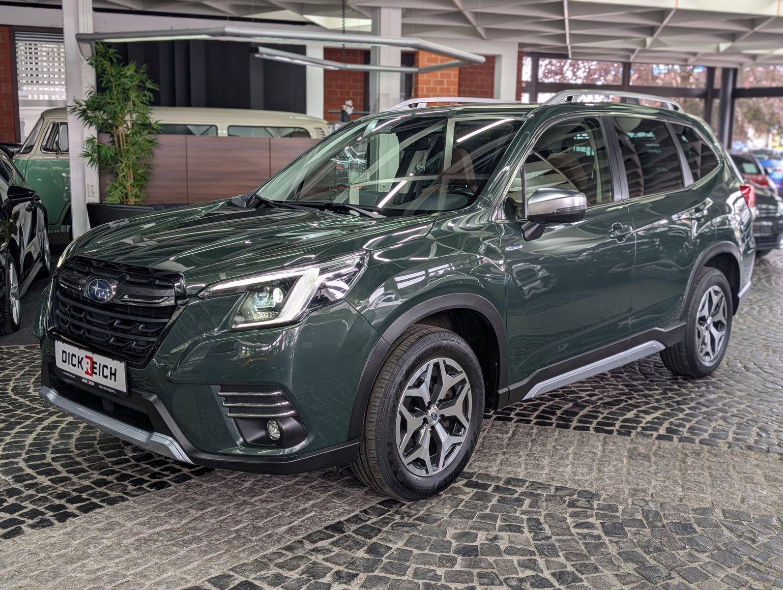 Fahrzeugabbildung Subaru Forester 2.0ie MHEV PLATINUM ACC LED PANO LEDER
