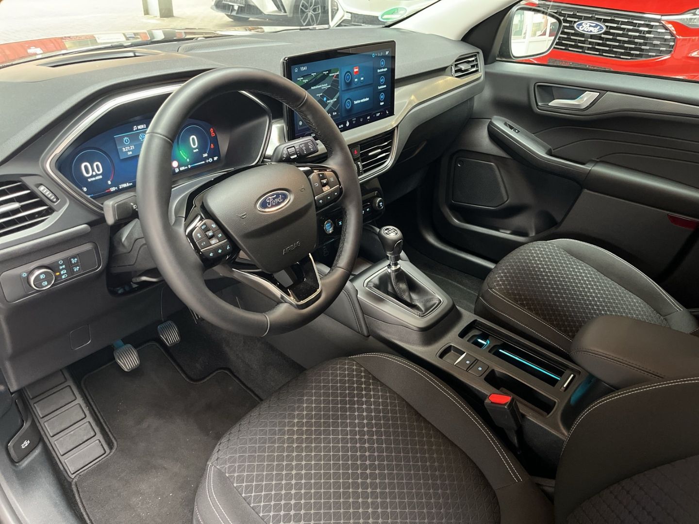 Fahrzeugabbildung Ford Kuga Titanium 1.5 EcoBoost 150PS HUD Navi LED AC