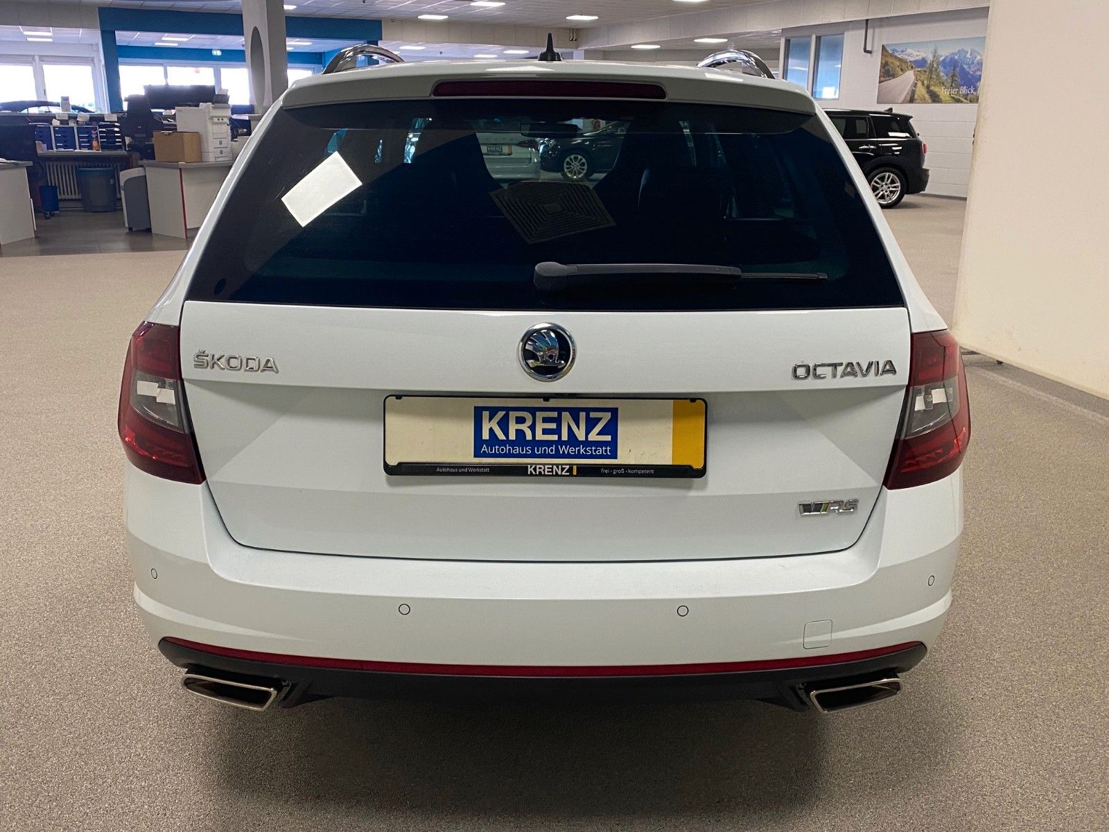 Fahrzeugabbildung SKODA Octavia 2.0 TSI DSG RS Combi+PANORAMA+19"+NAVI++