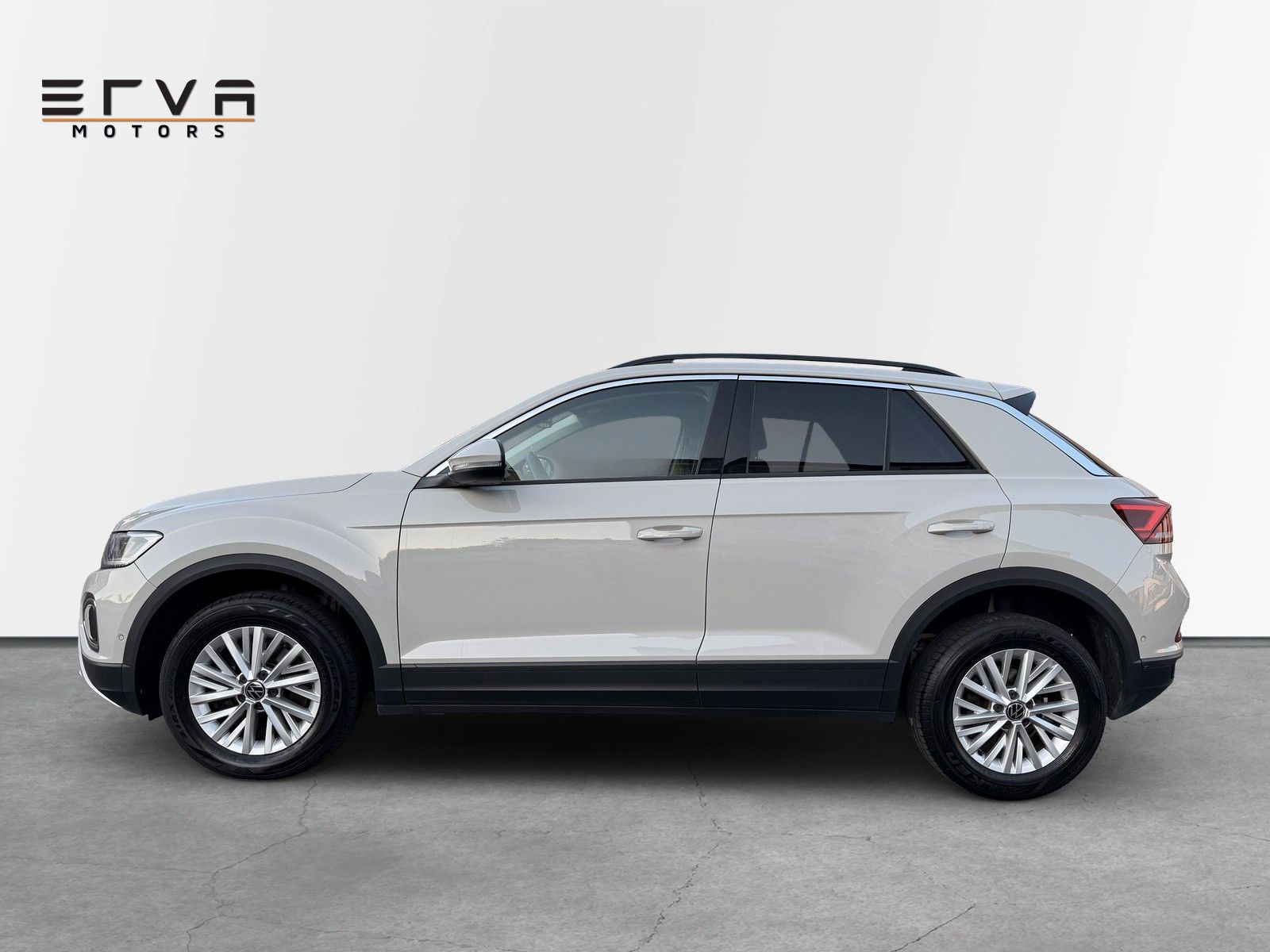 Volkswagen T-Roc 2.0 TDI Life DSG Rear View foto 5