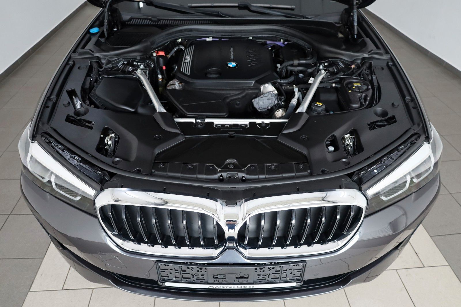 Fahrzeugabbildung BMW 520 d xDrive,Leder,Navi,LED,SH,Kamera,DAB,AHK