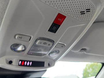 Citroën C4 Max Hybrid 145 Kam.+KeyLess+LED+Navi+SHZ