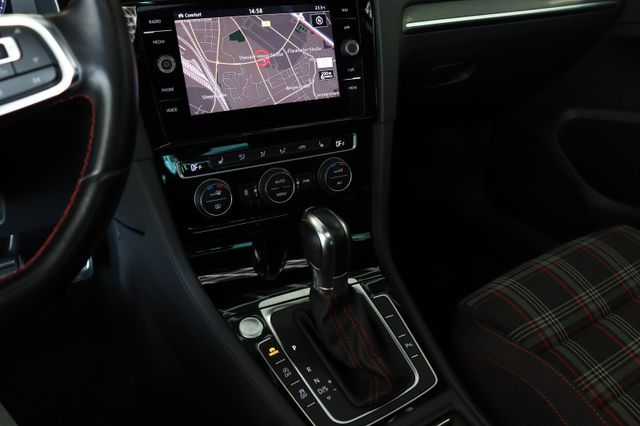 Fahrzeugabbildung Volkswagen Golf VII Lim.GTI|PANO|DSG|VIRTUAL|ACC|KAMERA|LED