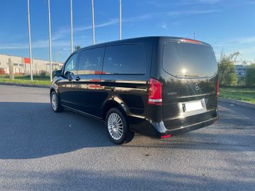 Mercedes V 220 - 4
