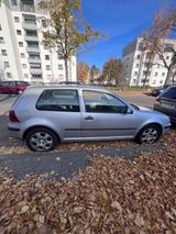Volkswagen Golf 2.0 mit CarPlay TÜV 07/26 - gebrauchte VW Golf aus dem Jahr 2001