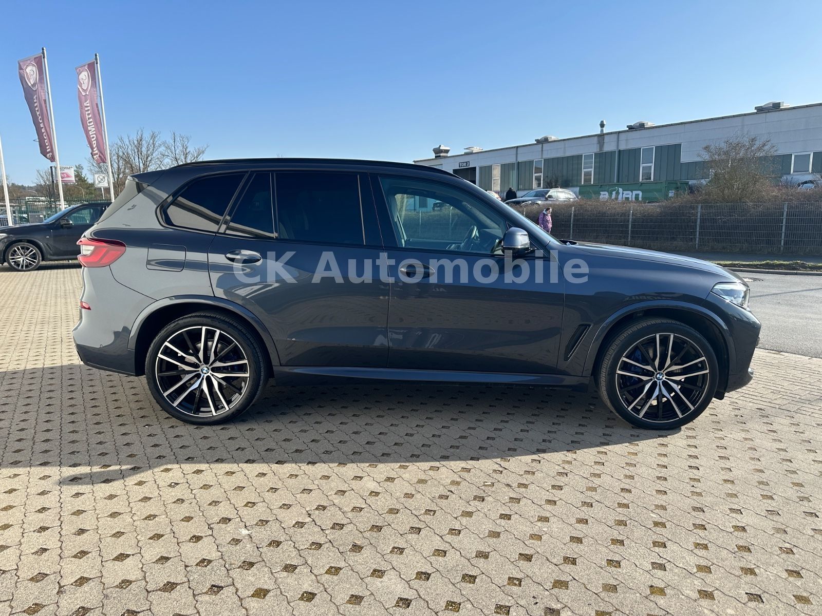 Fahrzeugabbildung BMW X5 xDrive 30d M-Sport/Navi/Head-Up/LED/22 Zoll
