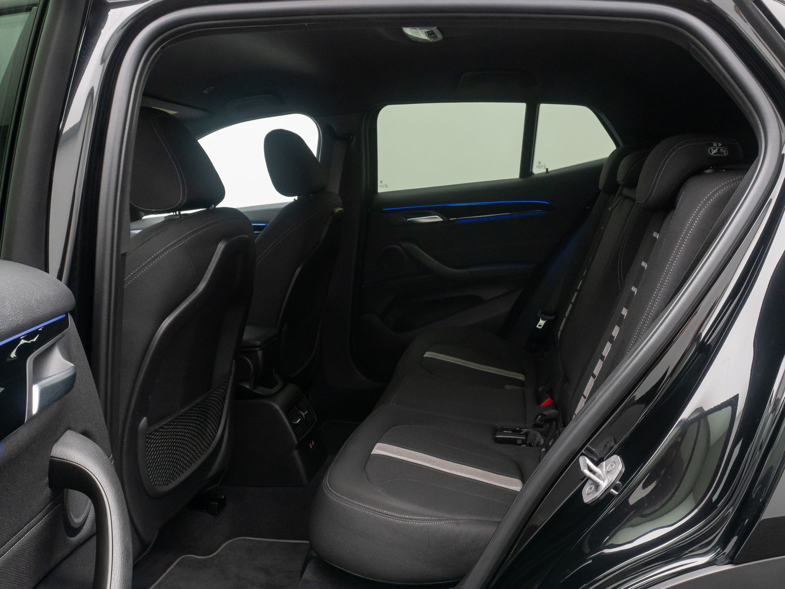 Fahrzeugabbildung BMW X2 sD18d DAB Kamera DAB Sportsitz ParkAss 18Zoll