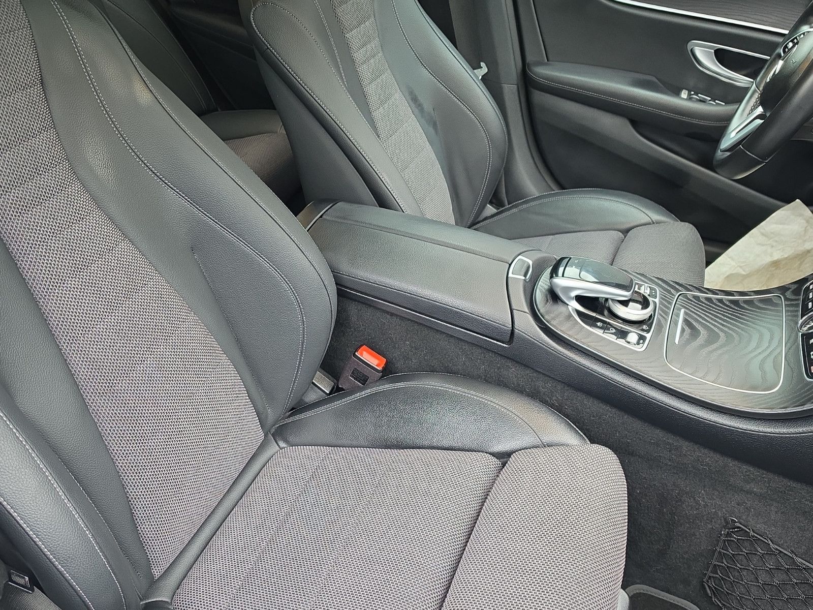 Fahrzeugabbildung Mercedes-Benz E 350 E Limousine Avantgarde Aus 1.Hand