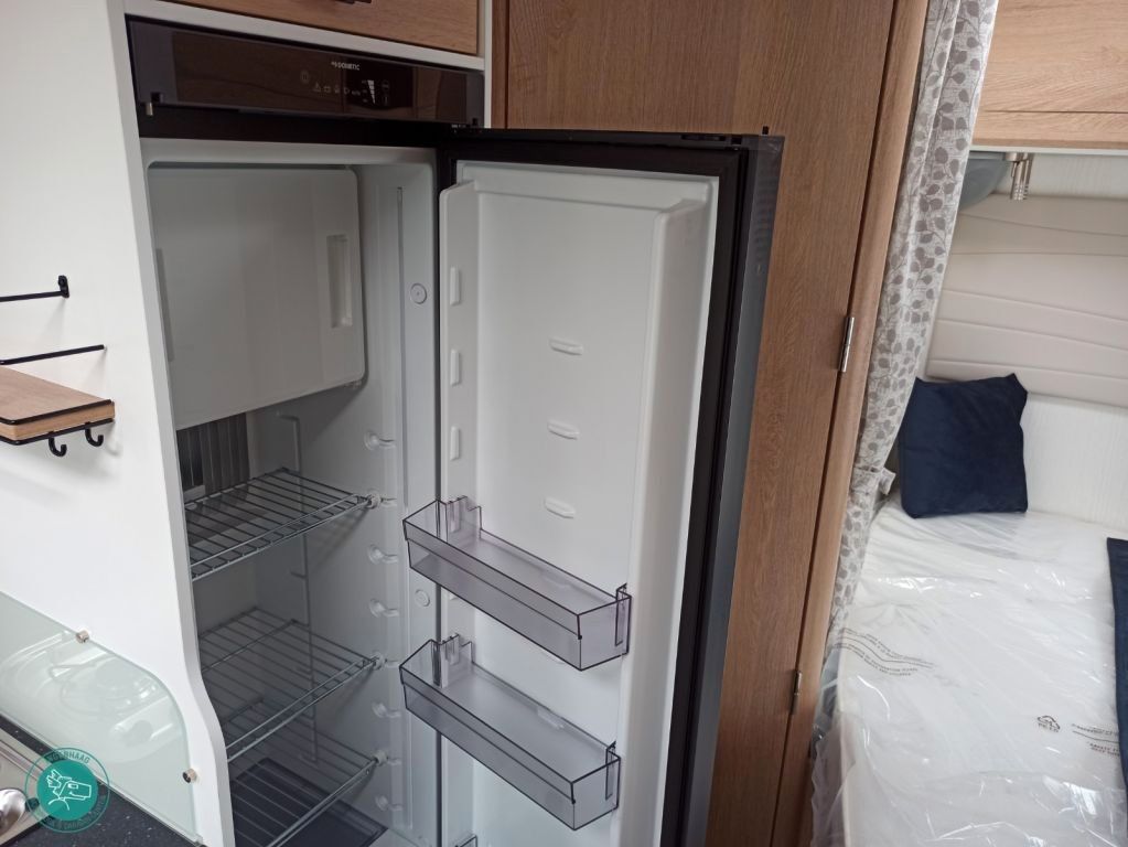Fahrzeugabbildung Mooveo TEI 60FB, 200W Solar TV & Sat