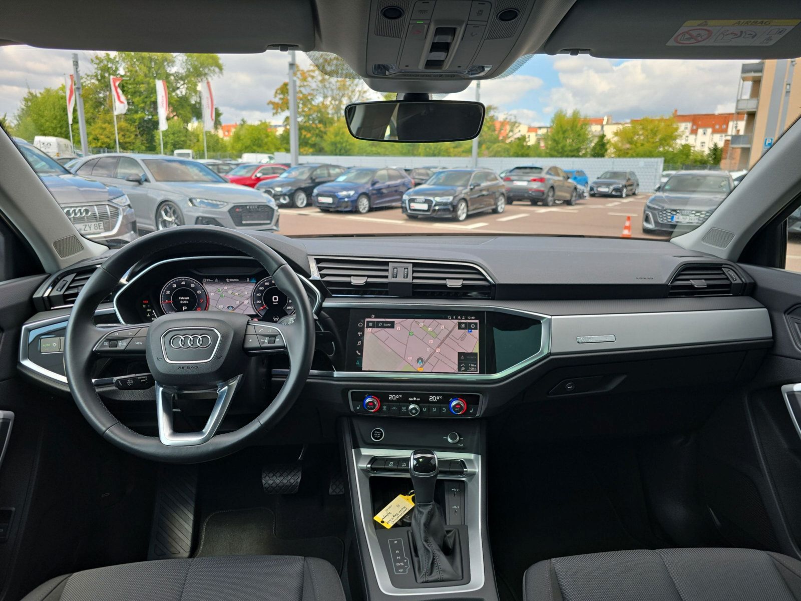 Fahrzeugabbildung Audi Q3 35 TFSI S line LED PANO STANDHZG 18"