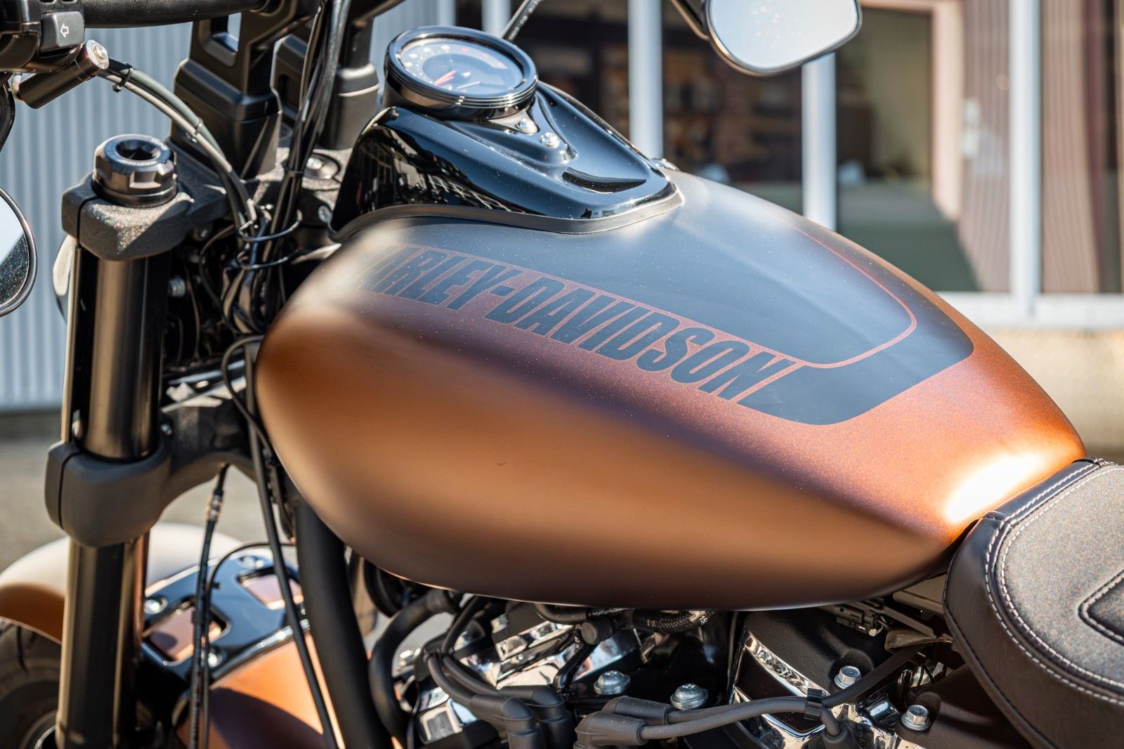 Fahrzeugabbildung Harley-Davidson FXFBS FAT BOB 114 CUI SOFTAIL - Penzl -