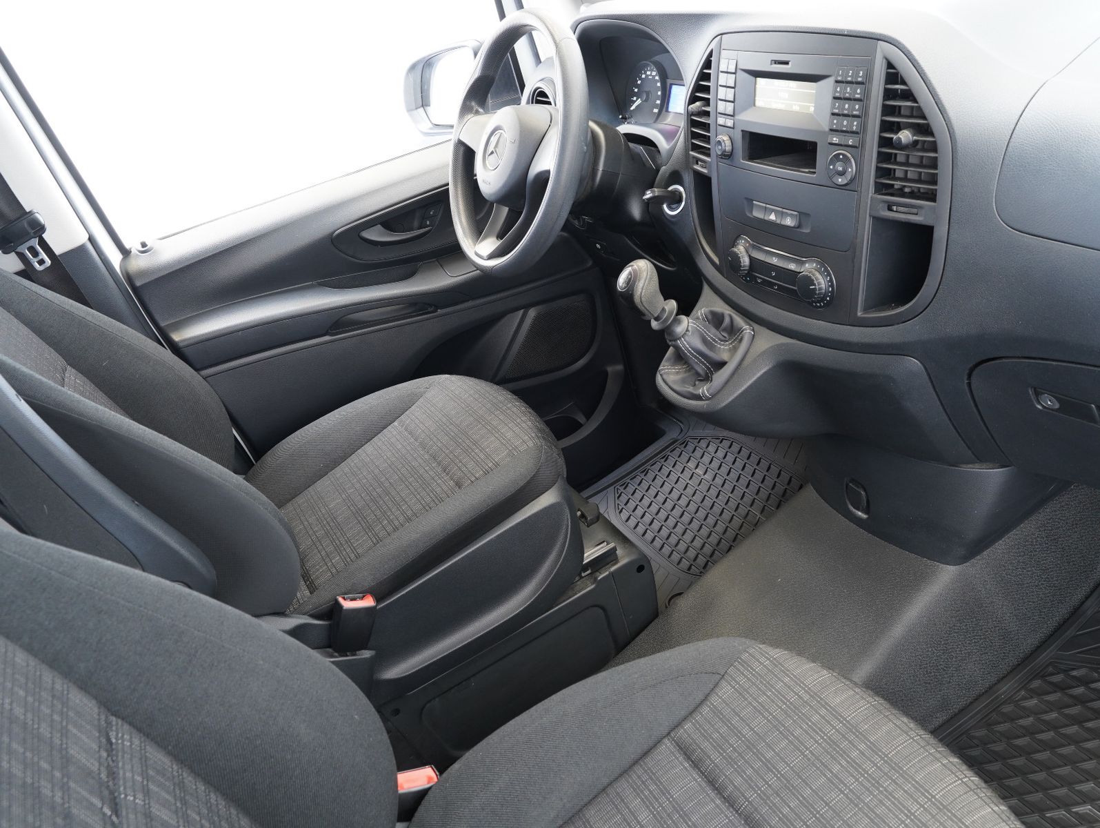 Fahrzeugabbildung Mercedes-Benz Vito Mixto 110 CDI FWD 5-SITZER