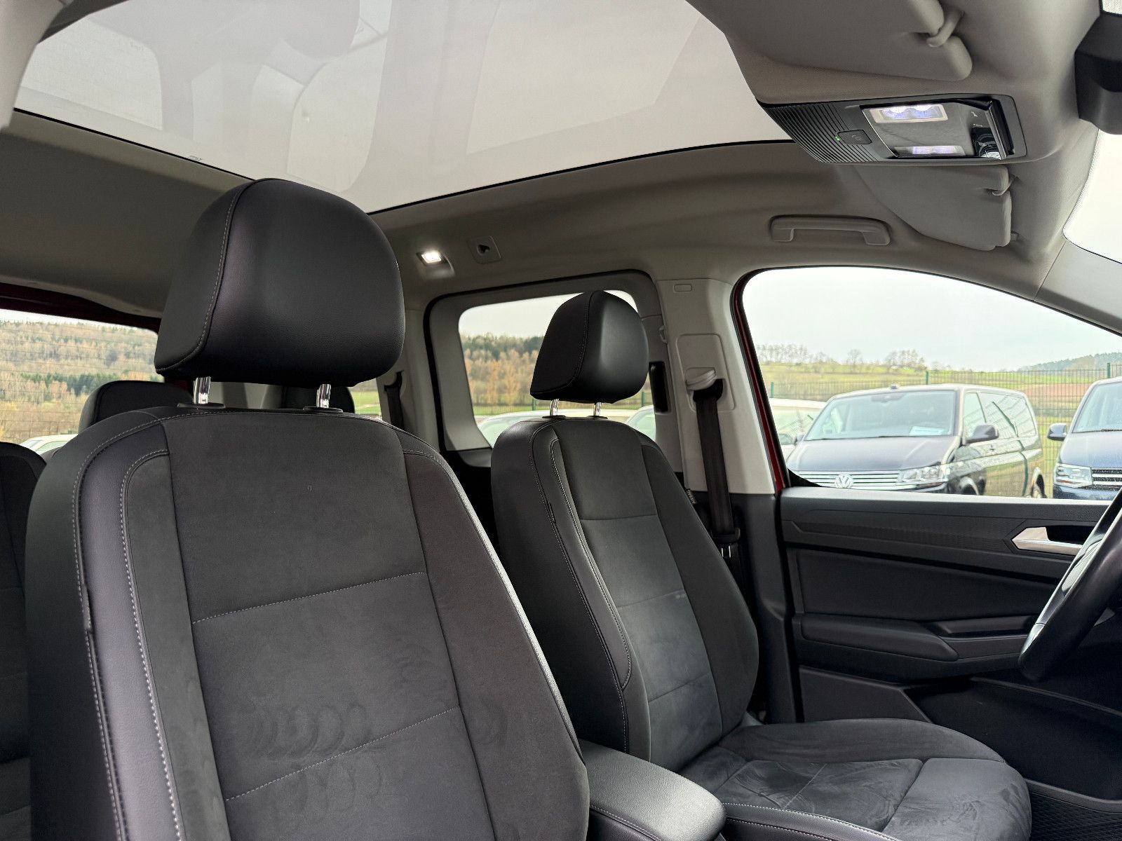 Fahrzeugabbildung Volkswagen Caddy Style TDI DSG ACC AHK Navi LED Pano Sthz