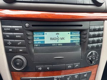 Mercedes E 200 - 12