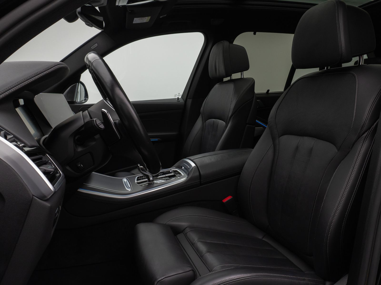 Fahrzeugabbildung BMW X5 xD45e M Sport Panorama Laser 360°HUD DAB B&W