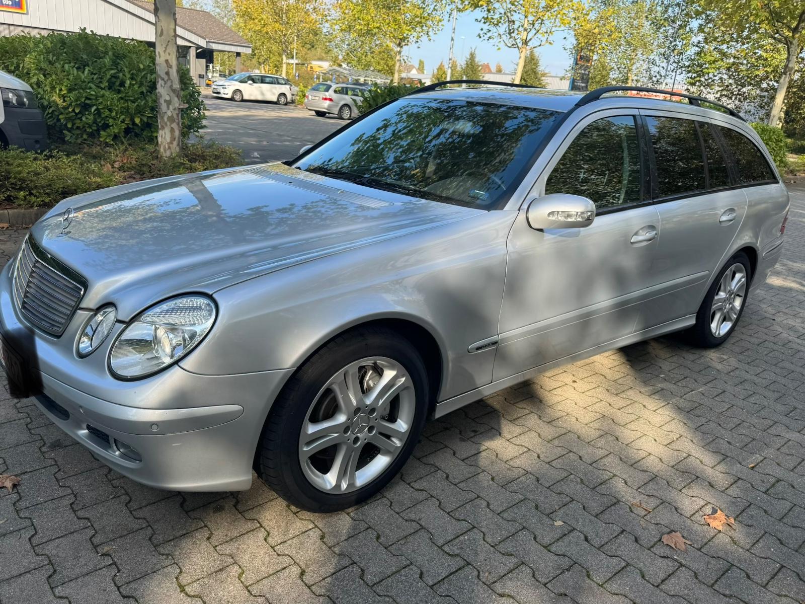 Mercedes-Benz E200 2005 — photo 6