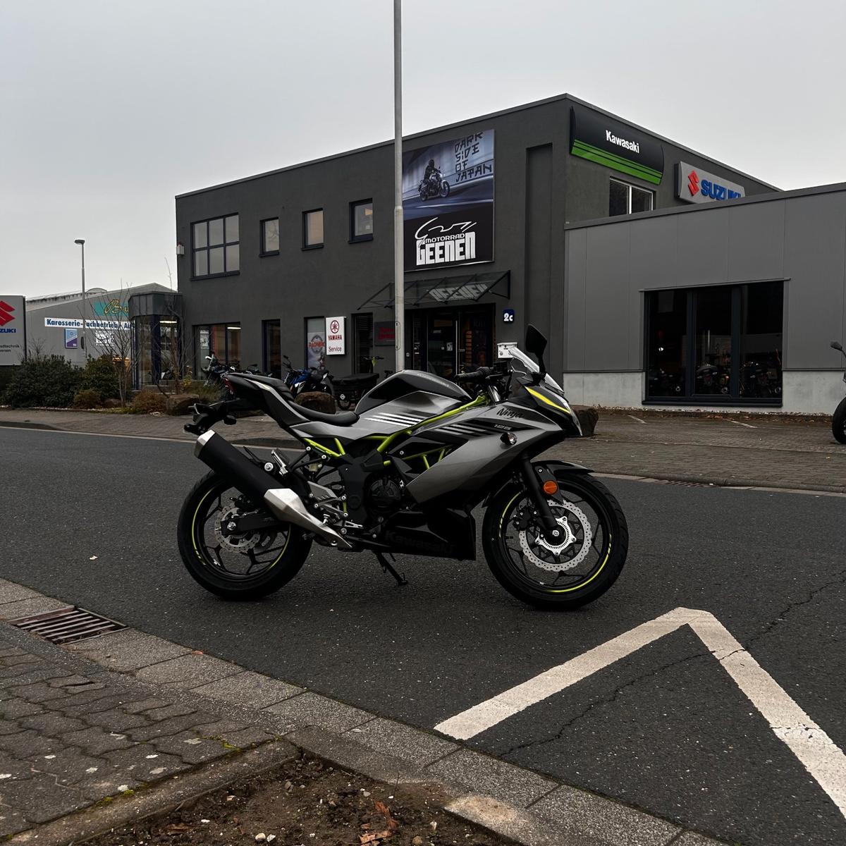 Kawasaki Ninja 125 MY 26 * am Lager