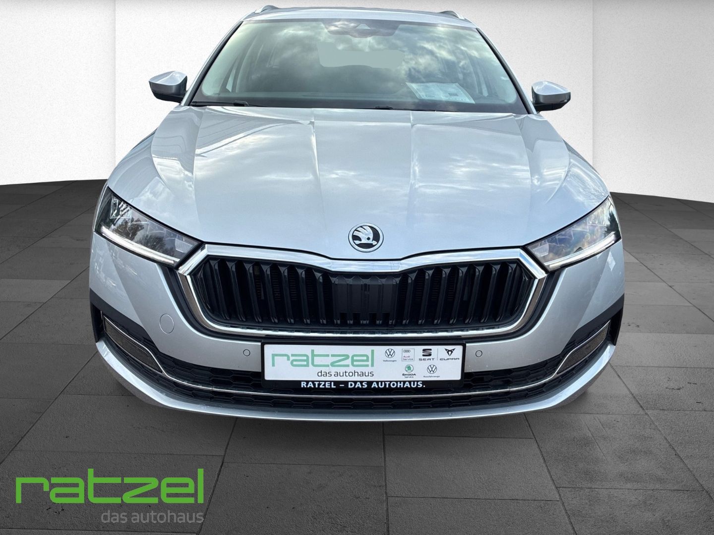 Fahrzeugabbildung SKODA Octavia Combi 2.0 TDI Style HUD AHK-klappbar Nav