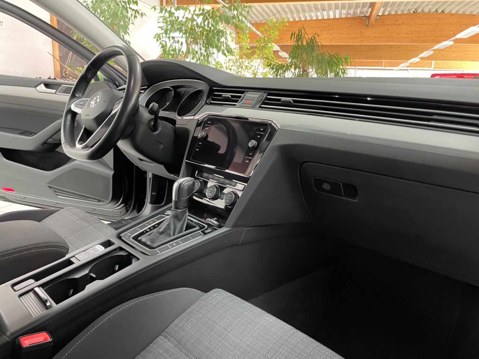 Fahrzeugabbildung Volkswagen Passat Variant Business