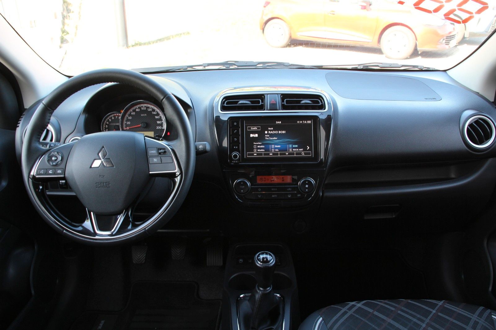 Fahrzeugabbildung Mitsubishi Space Star 1.2 MIVEC AS&G Top