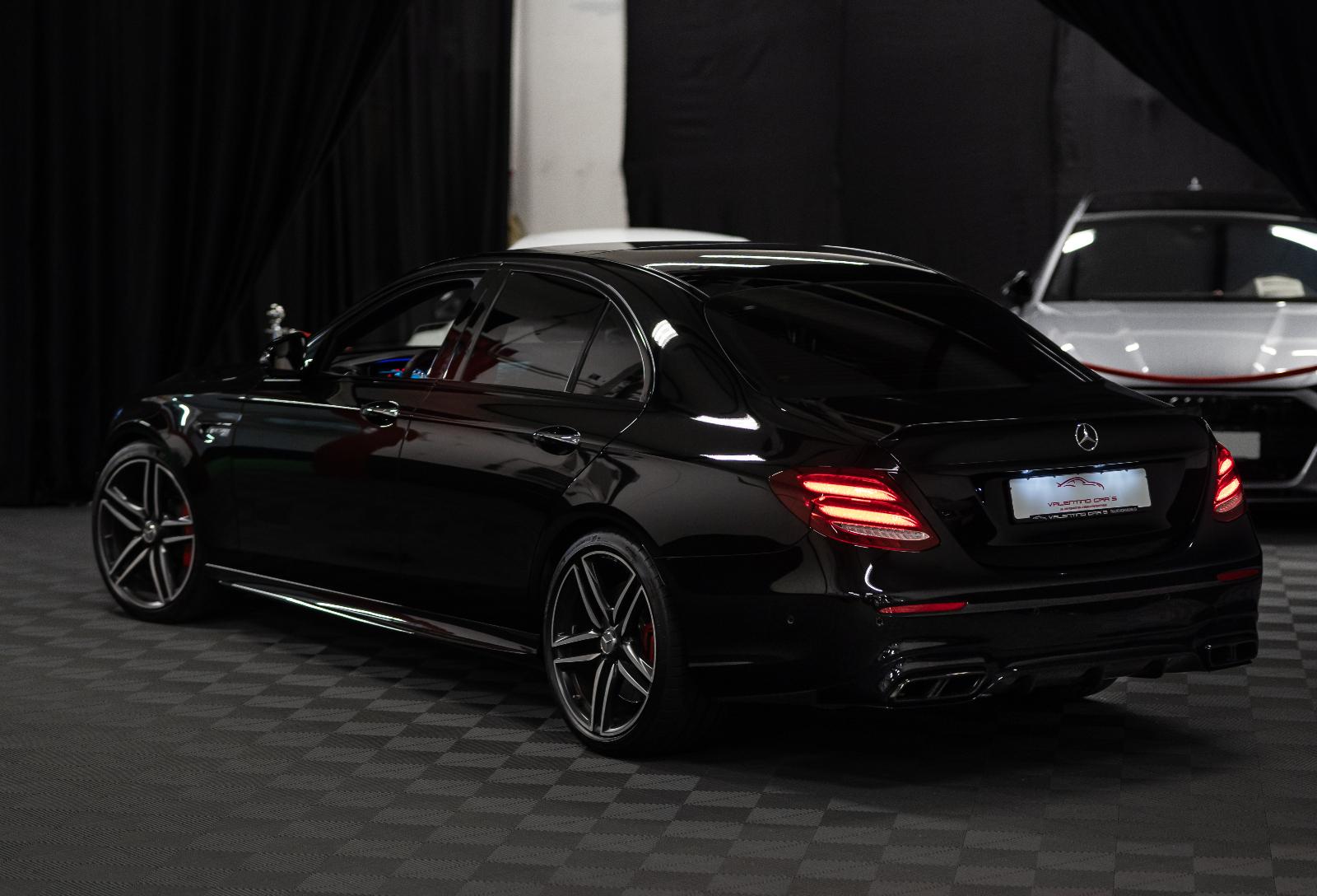 showroom-image-bottom