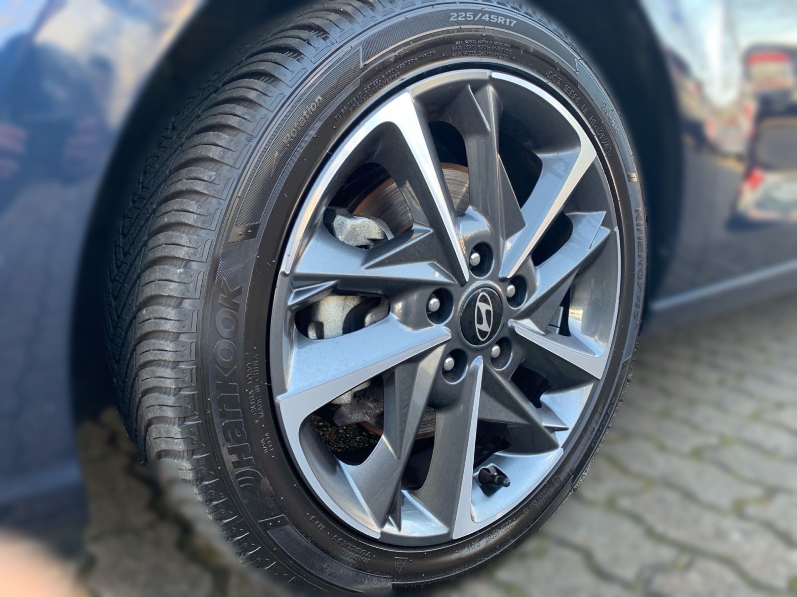 Fahrzeugabbildung Hyundai i30 Kombi 1.5 T-GDI 7-DCT Advantage Mild-Hybrid