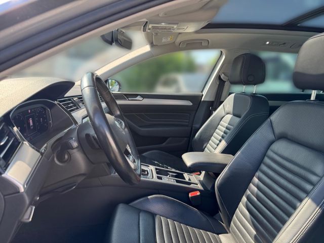 Passat Elegance 4Motion 2.0 TDI AHK Head-Up Lede