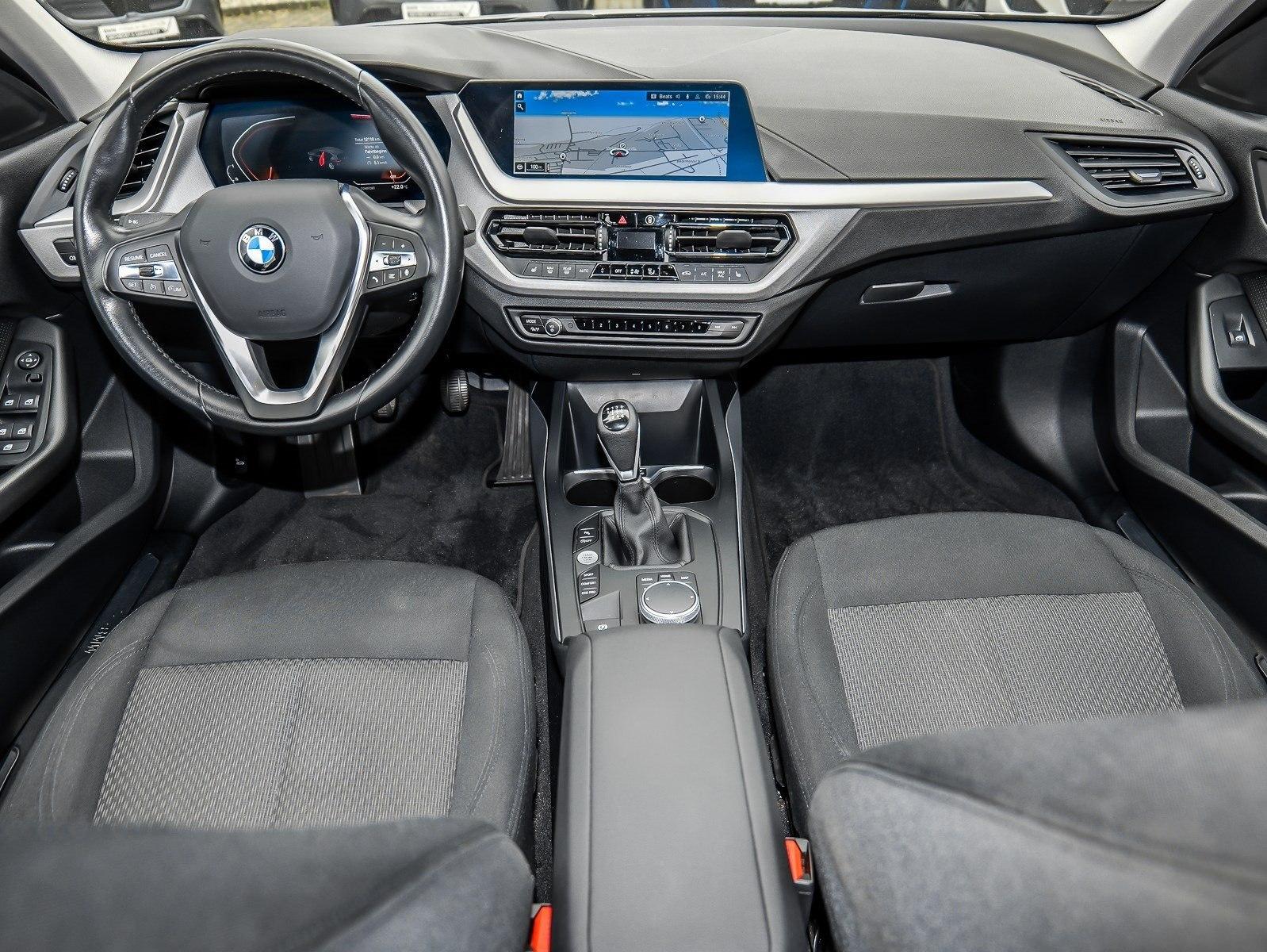 BMW 118i Advantage Navi Live Cockpit Prof PDC LED