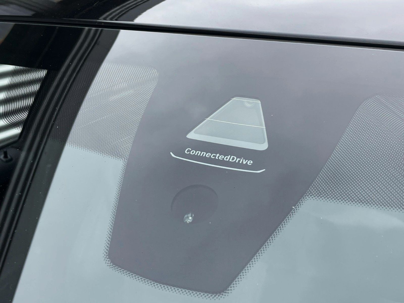 Fahrzeugabbildung BMW 320d M SPORT SAG tLEDER NAVI HiFi LIVE COCPIT+