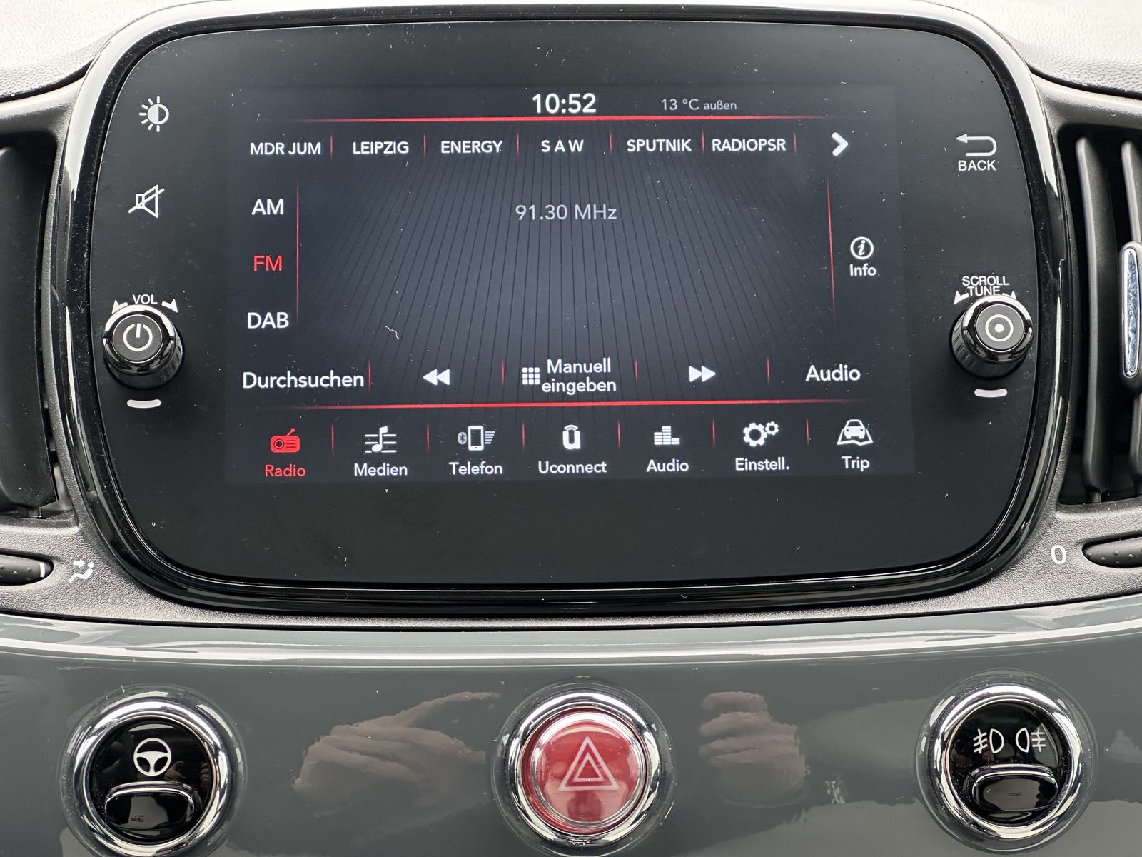 Fahrzeugabbildung Fiat 500 1.0 DolceVita PANORAMA+CARPLAY+TECH+PP+2HD