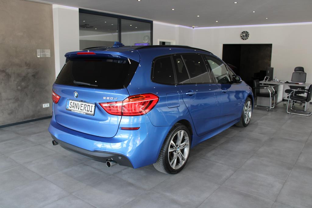 BMW 220