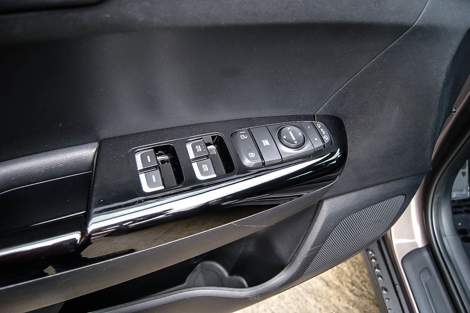 Fahrzeugabbildung Kia Sportage 1.6 GDI Dream Team 2WD NAVI KAMERA 4SHZ