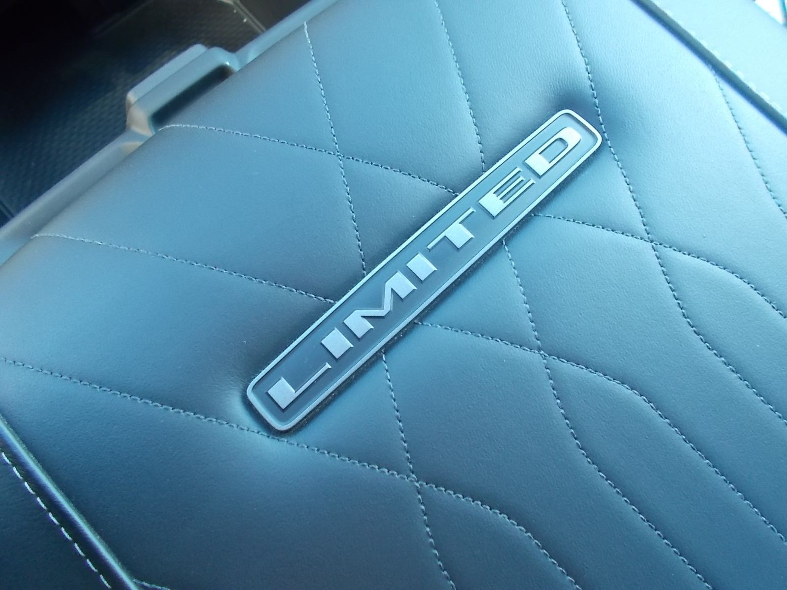 Fahrzeugabbildung Dodge RAM 1500 Limited Night 3.0 l I6 HO 100