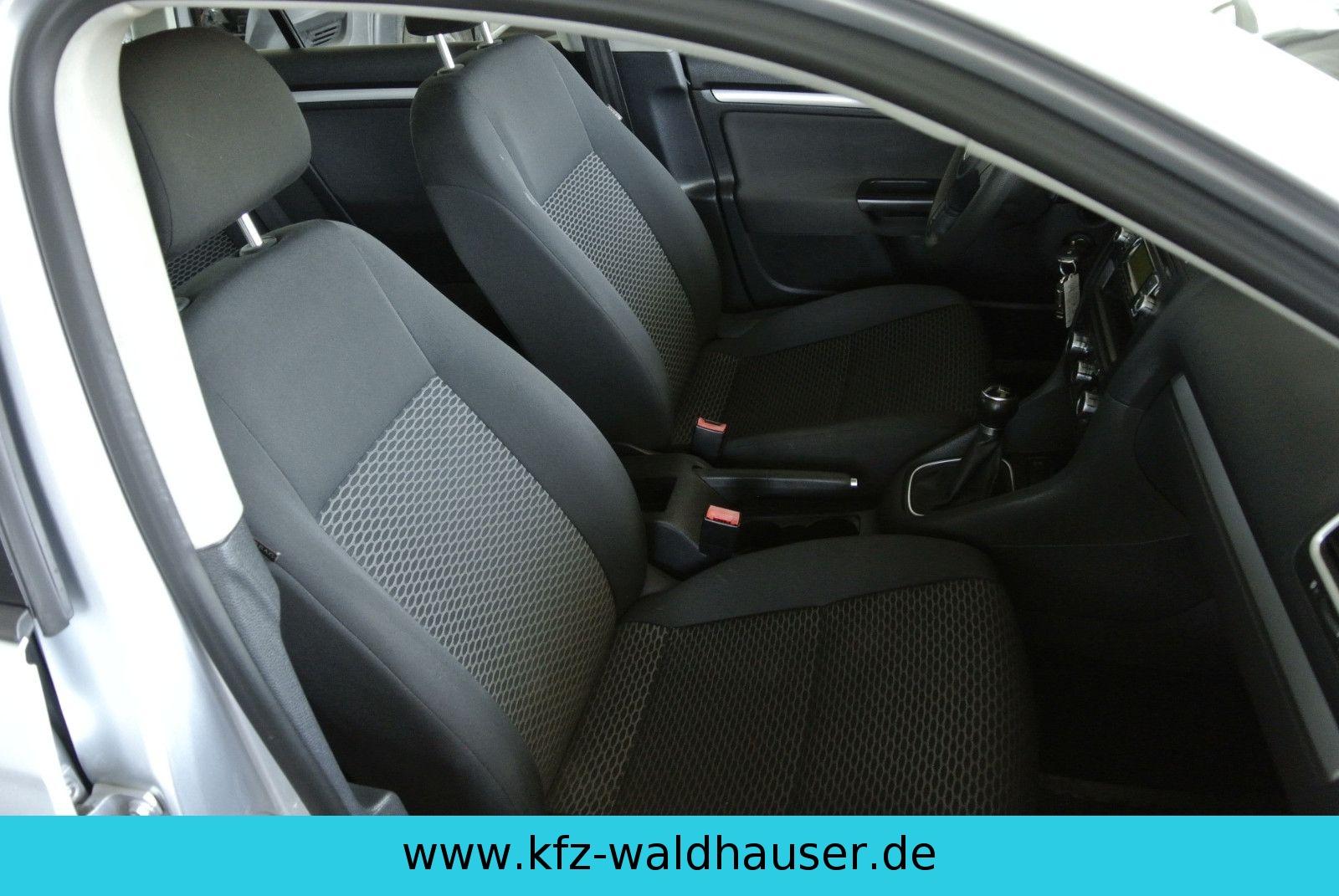 Volkswagen Golf 2011 — photo 28