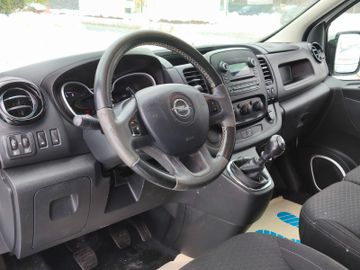 Opel Vivaro - 11