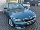 BMW 3 330 e Luxury Line/INDIVIDUAL/Navi/TÜVNeu - BMW 330 mit Hybrid-Antrieb